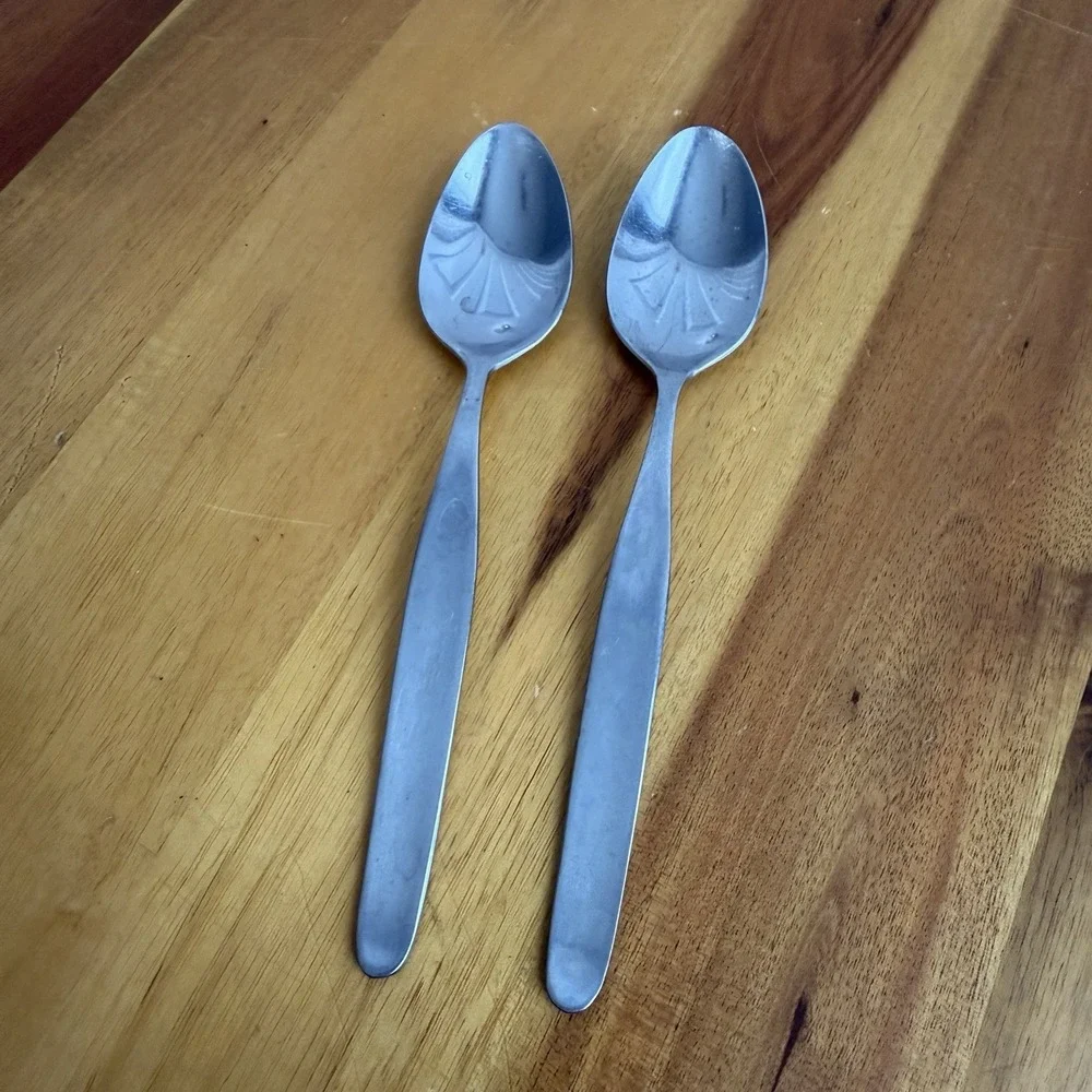 Stainless Steel Made In Taiwan Lot Of 2 Silver Spoons Replacement Kitchen Dining